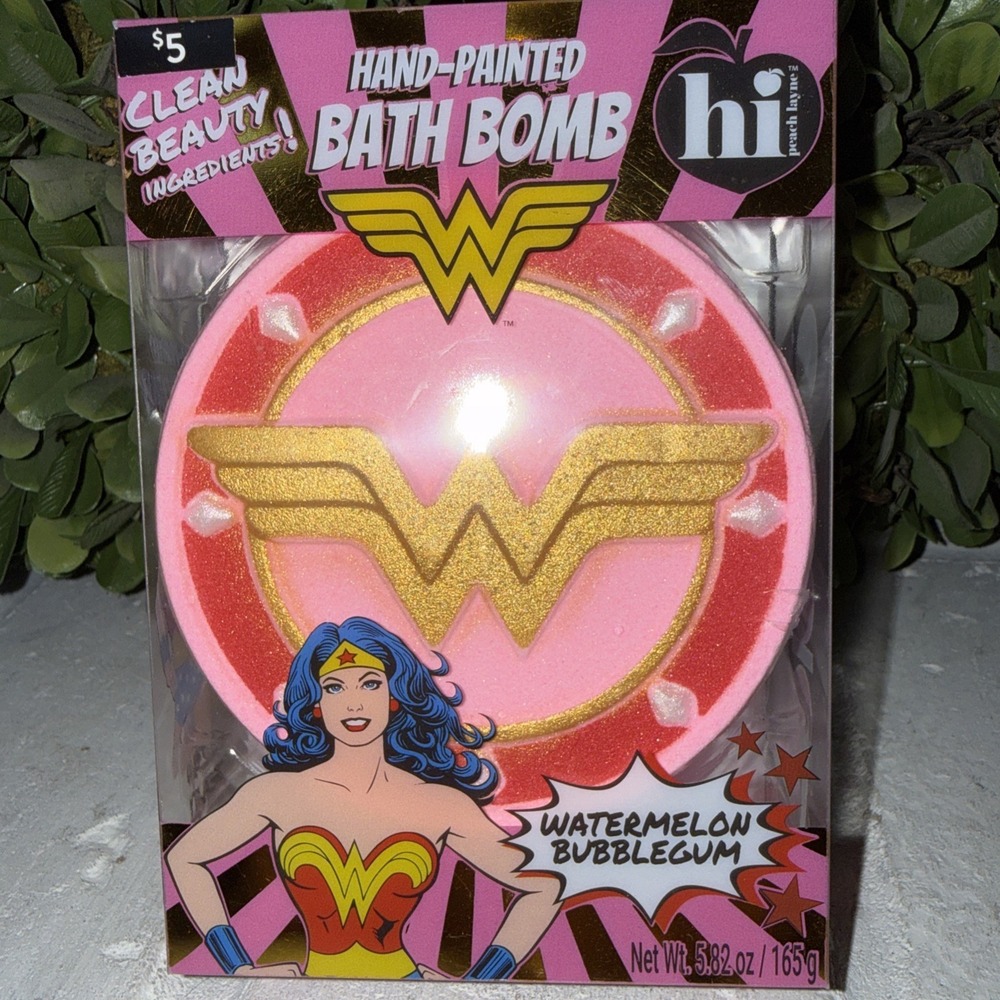 DC Hand Painted Bath Bomb Wonder Woman Watermelon Bubblegum‎ NEW 5.82oz